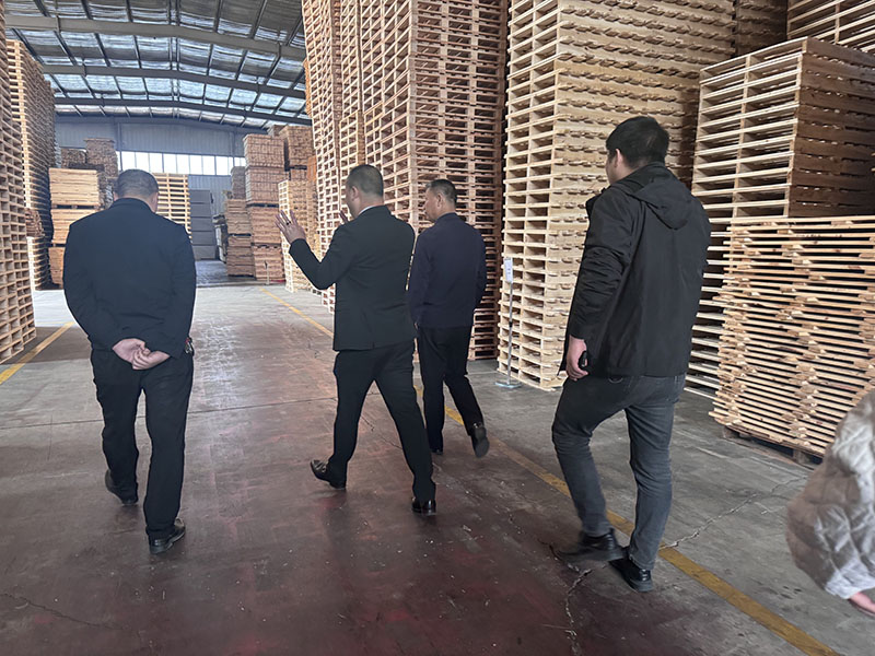 內蒙古 XX 物流有限公司(張經理、王工程師)? 內蒙古 XX 物流有限公司(張經理、王工程師)?